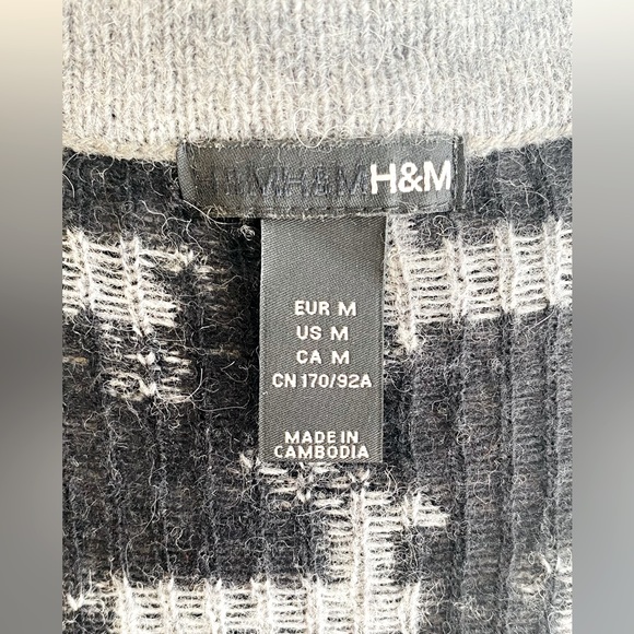 H&M Reindeer Cardigan - Picture 3 of 3